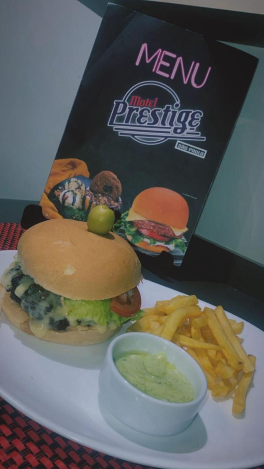 Love hotel Prestige 2